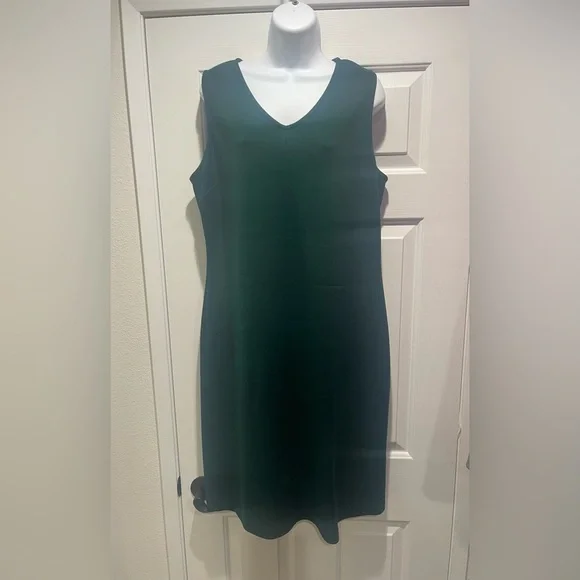 St. John | Dresses | Gorgeous Deep Green St John Knit Dress | Poshmark